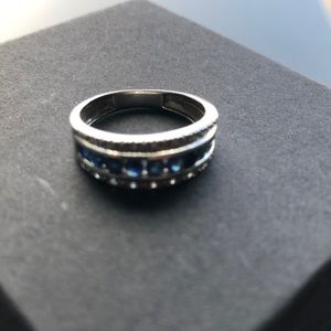 Saphire and Diamond Ring